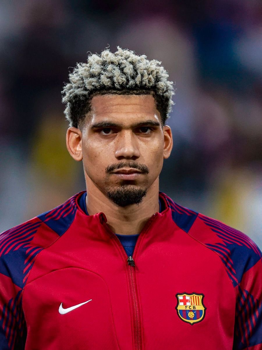 Ronald Araujo Transfer Rumours: Barcelona’s €60M Clause Deadline and Juventus Link