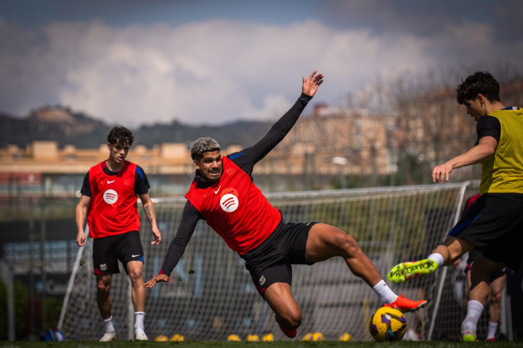 Ronald Araujo Transfer Rumours: Barcelona’s €60M Clause Deadline and Juventus Link